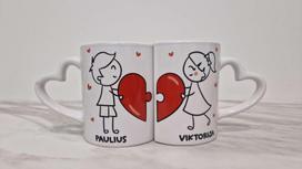 Personalizuotas, dvigubas, širdelės formos puodelis poroms „Meilė“