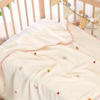 Baby Bean Visasezoninis naujagimio marlės pledas: Lengvas pledas pavasariui ir rudeniui, idealus darželio miegui ir oro kondicionieriui. 100*115cm/360g Baby Blanket braškių zuikio spalva