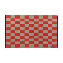 Oranžinės spalvos/smėlio spalvos iš organiškos medvilnės vonios kilimėlis dušui 50x80 cm Retro – Mette Ditmer Denmark
