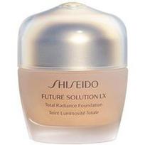 Shiseido - FUTURE SOLUTION LX Total Radiance Foundation SPF15 Makiažo pagrindai 30 ml 02 - Rose