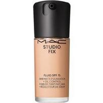 MAC - Studio Fix Fluid SPF15 24HR Matte Foundation + Oil Control Makiažo pagrindai 30 ml Nr. NC4.75