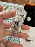 Kūrybiškas sportinio automobilio dizaino uždegimo įrenginys su šviesa USB raktų pakabukas One Size sidabras