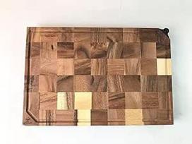 Medinė pjaustymo lenta iš akacijos masyvo su integruotu peilių galąstuvu (45 x 30 x 3 cm) - unikalios išvaizdos medinė pjaustymo lenta, pagaminta iš medžio galo - pjaustymo lenta su ištisiniu sulčių grioveliu