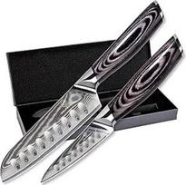 "Wolfblood PRO" 2 damaskinių peilių rinkinys L (23 cm ir 19 cm), TÜV testuotas 62 HRC damaskinis plienas, pagamintas iš 67 sluoksnių, damaskinis virtuvės peilių rinkinys su peiliu "Santoku", virėjo peiliu, medine rankena, dovanų dėžute ir