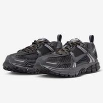 Nike Zoom Vomero 5 Sneakers 38.5