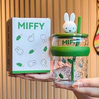 Mokyklos dovana klasiokams, mokytojai Miffy triušio stiklinė su dangteliu, mergaitei mielas puodelis su šiaudeliu dovanų dėžutėje 401-500ml