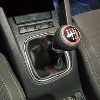 Automobilio pavarų perjungimo rankenėlės svirties rašiklis 5 6 greičių bagažinės gaubtas, skirtas VW Volkswagen Golf 5/6 MK5/6 Scirocco(2009 m) Oktavija Red 5 Speed