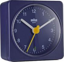"Braun Classic" analoginis kelioninis žadintuvas, kompaktiško dydžio, tylus kvarcinis mechanizmas, "Crescendo" žadintuvas, mėlynos spalvos, modelis BC02BL
