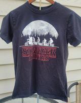 2021 m. Stranger Things Netflix Juodi marškinėliai Dydis XS Unisex Siluetas ant dviračių L