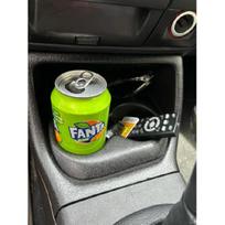 Juodos spalvos JAV specifikacijos puodelių laikiklis kairiarankiams VW Golf MK3 ir Cabriolet / Jetta Vento MK3
