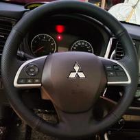 Dirbtinės odos „pasidaryk pats“ juodas rankomis siuvamas vairaračio užvalkalas Mitsubishi ASX L200 2015 2016 Outlander 2013 2014 Mirage 2014 Blue Thread