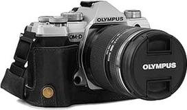 "MegaGear MG1864 Ever Ready Black" juodos spalvos natūralios odos fotoaparato dėklas "Olympus OM-D E-M5 Mark III