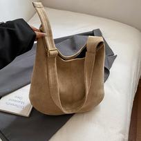 Moteriška didelės talpos PU odinė peties rankinė Žiemos naujienos Mada Retro Hobo krepšys Prabangaus prekės ženklo dizainerio rankinės KTB 34x10x40cm juoda