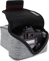 USA GEAR DSLR fotoaparato dėklas su neopreno apsauga, dėklo diržo kilpa ir priedų laikymo vieta - suderinamas su "Canon EOS Rebel T7", 850D, 250D, R7, "Nikon D3500", D5600 ir kitais fotoaparatais (pilkos spalvos)