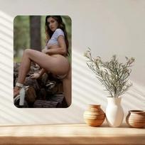 Seksuali baikerių mergina Metalinė sienos dekoracija Modernus minimalistinis menas Lengvai montuojamas Namų kavinės dovana 20x30cm