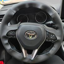 Toyota Rav4 Wildlander RAV4 LE AWD GTQ6440 Juoda dirbtinė oda Rankomis siūta automobilio vairo apdangalas Automobilio priedai Orange Thread