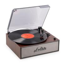 Reno patefono retro medienosSugrąžinkite nesenstantį vinilo žavesį su „Audizio Reno“ – stilingu patefonu, skirtu tikriems muzikos mylėtojams. Įkvėptas vintažinės estetikos ir modernaus paprastumo, „Reno“ patefonas pasižymi šilta medžio apdaila, įmontuotai