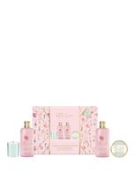 BAYLIS&HARDING Kūno priežiūros rinkinys: vonios putos 300 ml, dušo kremas 300 ml, rankų ir nagų kremas 50 ml, žvakė 60 g (rožių, aguonų, vanilės aromato)