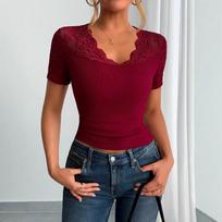 Moterų banguotas topas trumpomis rankovėmis su nėriniu apvadu, V formos iškirpte, laisvalaikio, prigludęs T-shirt S raudona