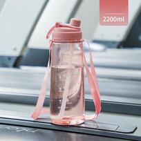 2,2 litro didelės talpos šiaudinis vandens butelis mergaitėms Sportas Fitness Plastikinis vandens butelis Nešiojamas kelioninis butelis Vandens ąsotis vyrams 2200ml