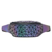 Prekės ženklo Moteriški krūtinės krepšiai Dygsniuotas šviesios geometrijos lazerinis liemens krepšys Madingi spalvingi „Fanny Packs“ blizgučiai, moteriški „crossbody“ krepšiai