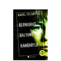 Berniukas baltame kambaryje