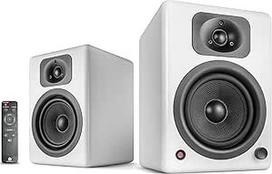 "wavemaster TWO NEO Soft White" - lentynos garsiakalbių sistema (60 W) su "Bluetooth" transliacija, skaitmeninėmis jungtimis ir IR nuotolinio valdymo pulteliu, aktyviosios dėžutės, skirtos televizoriui, planšetiniam kompiuteriui ir išmaniajam telefonui, m