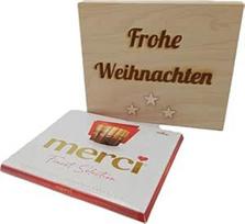 Medinė dovanų dėžutė "Frohe Weihnachten" su graviravimu + "Merci" šokolado rinkinys Elegantiška medinė dėžutė su lazeriniu graviravimu Saldi dovana šeimai, draugams, kolegoms ir darbuotojams Dovanų Kalėdos