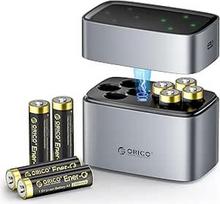 ORICO 8 krypčių AA ličio baterijų įkroviklis su 8 įkraunamomis AA tipo baterijomis (1,5 V), 1500+ įkrovimo ciklų, 2,5 val. greitasis įkrovimas per C tipo jungtį, tinka nuotolinio valdymo pultams, elektroniniams žaislams