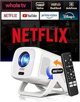 Suderinama su "Netflix" ir "Electric Focus": Nešiojamasis projektorius su 135° pasukamu stoveliu, automatine geometrijos korekcija, dulkių filtru ir "Wi-Fi", "Wi-Fi" ir "Bluetooth".