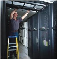 APC Schneider Electric Critical Power & Cooling Services UPS & PDU Onsite Warranty Extension Service - Serviceerweiterung - Arbeitszeit und Ersatzteile (für USV 40 kW und/oder PDU) - 2 Jahre - Vor-Ort - Geschäftszeiten - Reaktionszeit: am nächsten Arbeitstag - für P/N: SY40K40F, SY40K40H (WOE2YR-PX-24)