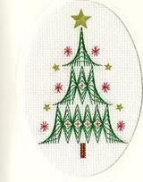 Bothy Threads Sveikinimo atvirukų siuvinėjimo kryželiu rinkinys Kalėdų eglutė 9 x 13 cm XMAS24 skaičiuojamasis modelis