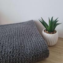 Rankų darbo megztas šalikas Tyla