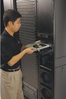 APC Schneider Electric Critical Power & Cooling Services Cooling On-Site Warranty Extension Service - Serviceerweiterung - Arbeitszeit und Ersatzteile - 1 Jahr - Vor-Ort - Geschäftszeiten - Reaktionszeit: am nächsten Arbeitstag - für P/N: ACRD100, ACRD101, ACRD200, ACRD201 (WOE1YR-AX-15)