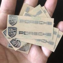 3D metaliniai automobilio kūrybiniai lipdukai, vandeniui atsparūs lipdukai, interjero aksesuarai, skirti „Porsche 911 718 Taycan Panamera Cayenne Macan Cayman“ 2pc