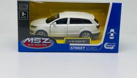 MSZ Automobilis AUDI Q7, skalė 1:43