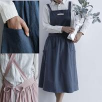 Medvilninė ir lininė prijuostė be rankovių virtuvės audinys maistui gaminti. Suaugusiesiems skirtos mielos Pinafore prijuostės nuo užsiteršimo Kitc light blue