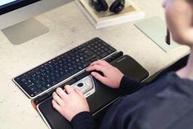 Contour Design CDRMRED20215, Biuro, Abiem Rankomis, USB-C Pelių, 2800 DPI, Juoda/Sidabrinė, 6 mygtukai