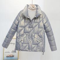 Moteriška striukė Nauji žiemos parkai Moteriškos blizgios pūkinės medvilninės striukės, stovinčios apykakle, laisvalaikio šiltas parkas trumpas paltas moteriškas viršutinis drabužis M juoda