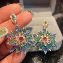 Mixed Color Zircon Micro Inlaid Flower Earrings for Women with Copper Plated Temperament Earrings Short Style Decorative Face mėlyna