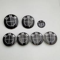 7 vnt. BMW emblemos rinkinys 82 mm 74 mm 45 mm 56 mm 68 mm Automobilio priekinio dangčio logotipas Galinės bagažinės ženklelis Ratų centrinių dangtelių lipdukas ant vairo 82 82 68x4 45