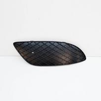 MERCEDES-BENZ VITO W639 priekinio bamperio dešinės pusės grotelės originalios A6398850453