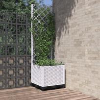 Sodo lovelis su treliažu baltos spalvos 40x40x136cm PP
