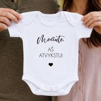 Smėlinukas su žinute „Močiute, aš atvykstu“