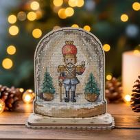 Medinis kryželių siuvinėjimo rinkinys su karoliukais „Wonderland Crafts“ dekorui ir eglutės žaisliukams