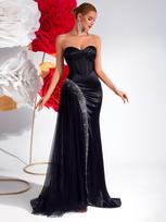 Elegant Black Beaded Evening Gown with Cinched Waist and Three-Dimensional Cut Small juoda