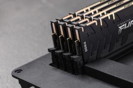 Kingston Technology FURY 16GB 3200MT/s DDR4 CL16 DIMM (Kit of 2) Renegade RGB