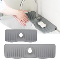 Silikoninis kriauklės apsauginis nuo purslų maišytuvui 37x14.7x2cm Small juoda