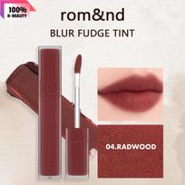 Rom&nd Romand BLUR FUDGE TINT, Aksominiai matiniai lūpų dažai 5,0 g / 0,18 oz (7 spalvų parinktys) 04 RADWOOD