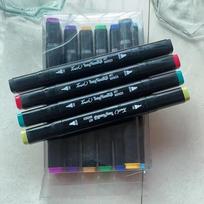 12/24/30/36/48/60/80 Spalvos Art Markers Twin Marker Pen (su baze) Platus, plonas taškas juodas, skirtas piešimui su juodu maišeliu 12 Colors juoda